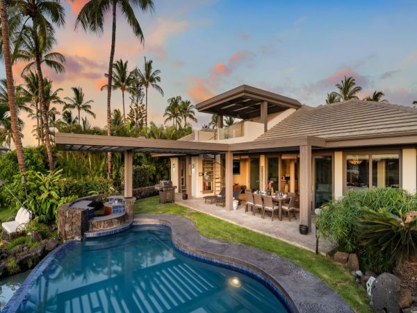 Big Island 4 Bedroom Villa Infinity Pool and Ocean View