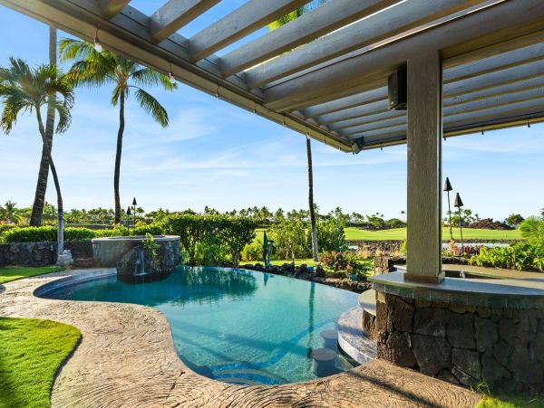 Big Island 4 Bedroom Villa Infinity Pool and Ocean View