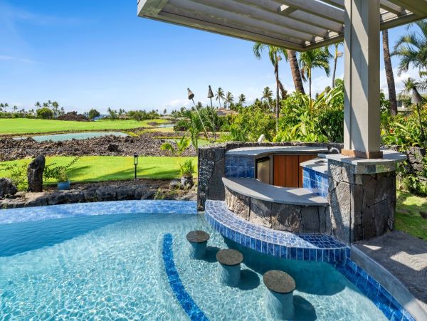 Big Island 4 Bedroom Villa Infinity Pool and Ocean View