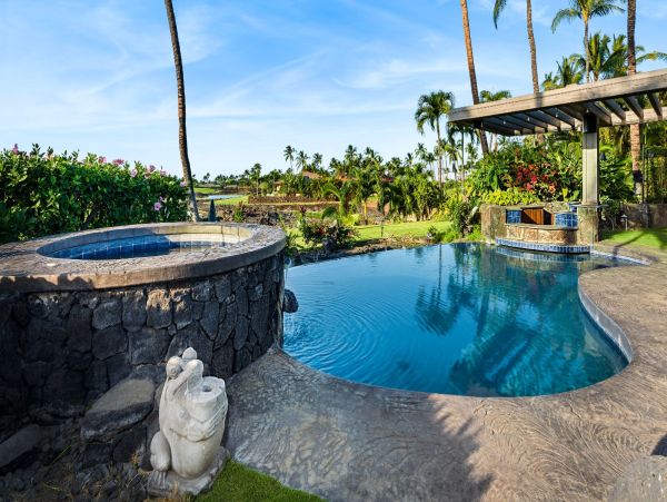 Big Island 4 Bedroom Villa Infinity Pool and Ocean View