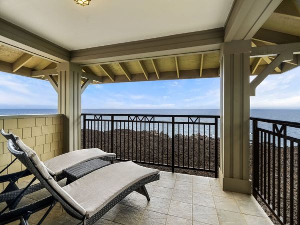Oceanfront 3 Bedroom Beauty