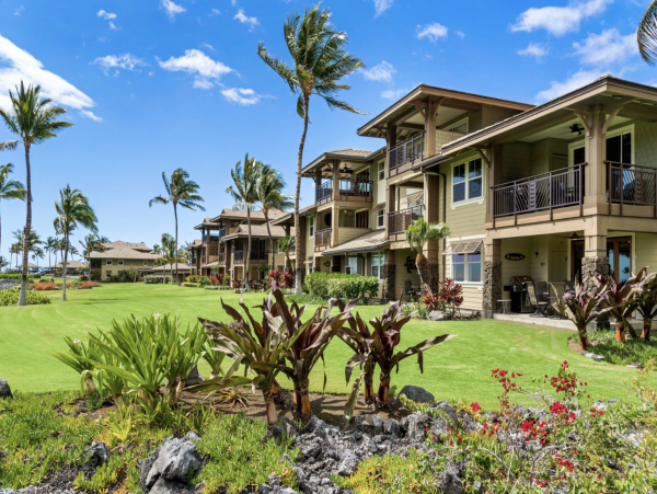 Ocean Views with 3 Bedrooms Walk out pure Delight