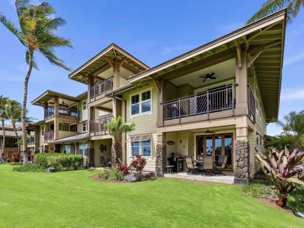 Ocean Views with 3 Bedrooms Walk out pure Delight