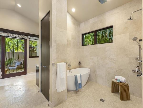 Luxury Honolulu vacation Home Four Bedroom
