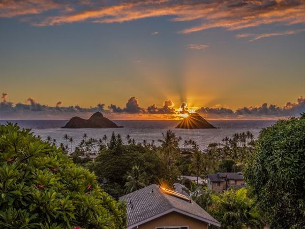 Lanikai Ocean View Four Bedroom Vacation Home