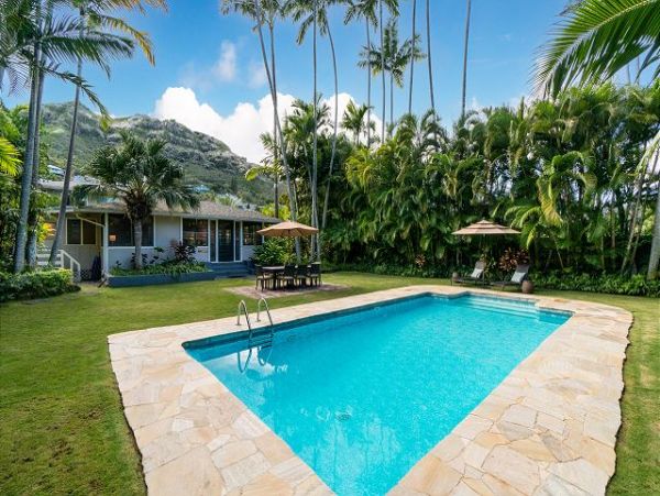 Kailua Three Bedroom Three Bath Pool Home