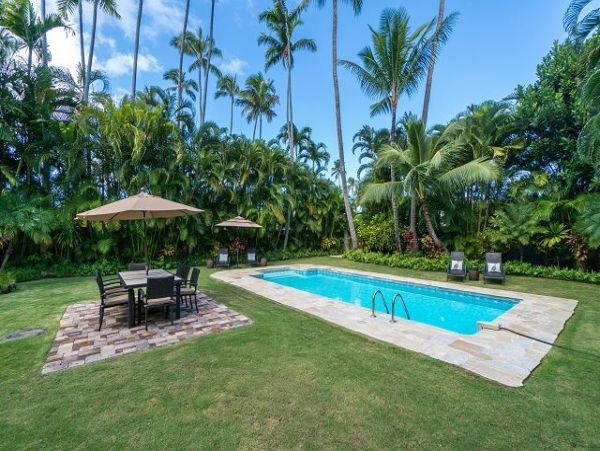 Kailua Three Bedroom Three Bath Pool Home