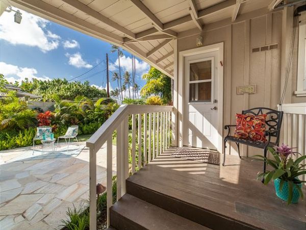 Kailua Three Bedroom Three Bath Pool Home