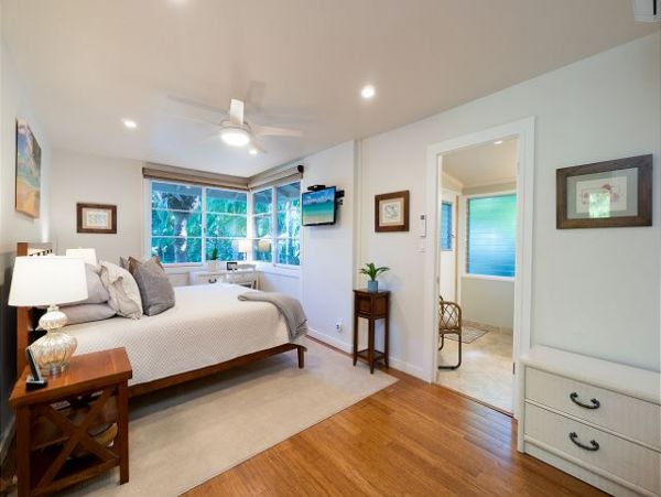 Kailua Three Bedroom Three Bath Pool Home
