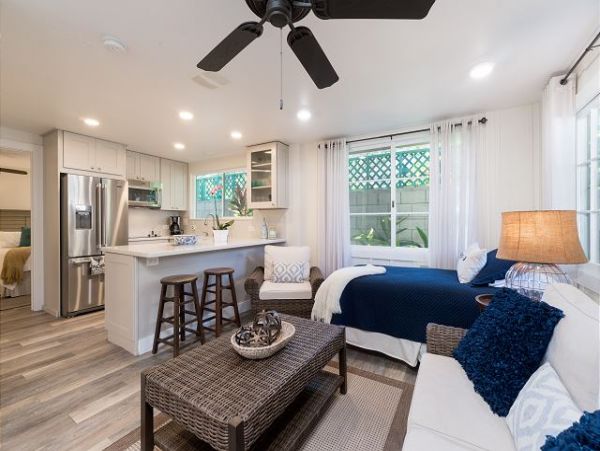 Kailua Three Bedroom Three Bath Pool Home