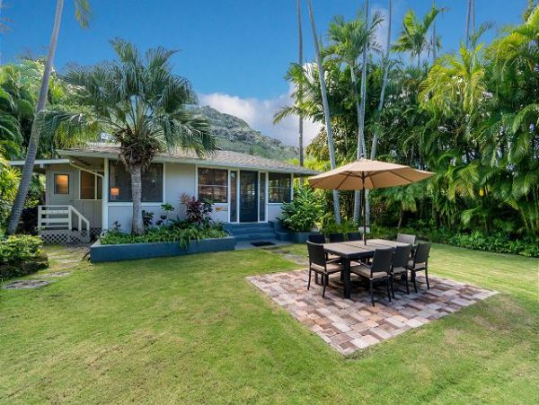 Kailua Three Bedroom Three Bath Pool Home