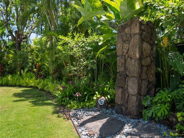 Kailua Three Bedroom Three Bath Pool Home