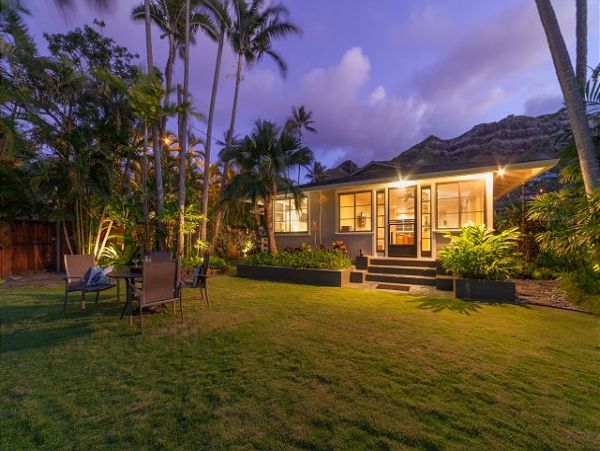 Kailua Three Bedroom Three Bath Pool Home