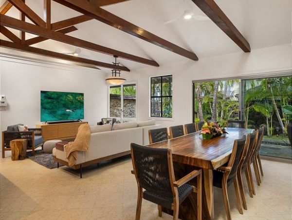 Beautiful Six Bedroom Home with Great Pool-Spa & Beach Access