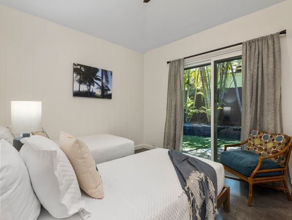 Beautiful Six Bedroom Home with Great Pool-Spa & Beach Access