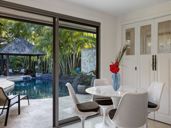 Beautiful Six Bedroom Home with Great Pool-Spa & Beach Access
