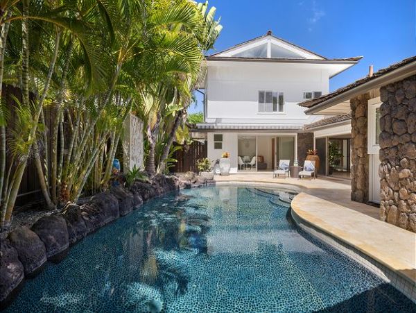 Beautiful Six Bedroom Home with Great Pool-Spa & Beach Access