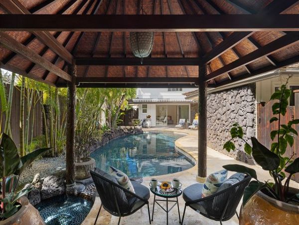 Beautiful Six Bedroom Home with Great Pool-Spa & Beach Access