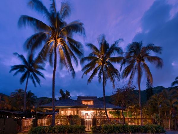 Kailua Vacation Home + Loft Sleeps 14 Guests