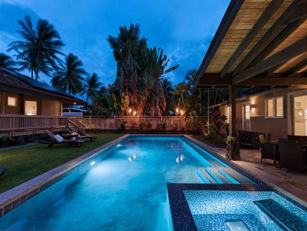 Kailua Vacation Home + Loft Sleeps 14 Guests