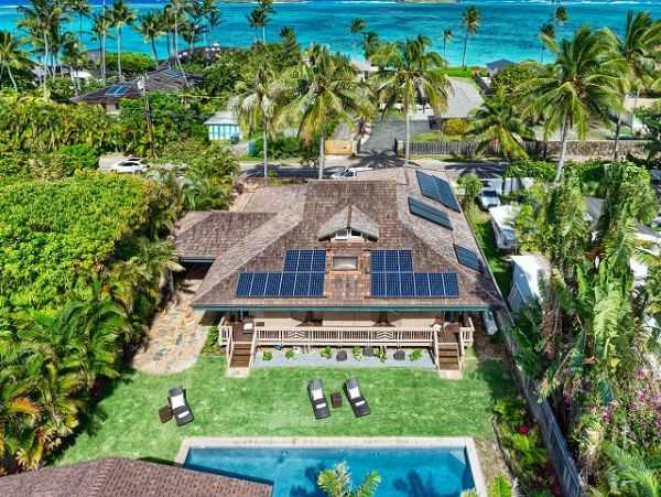 Kailua Vacation Home + Loft Sleeps 14 Guests