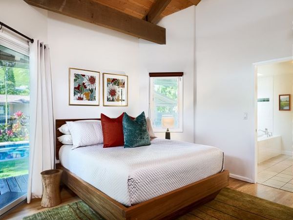 Kailua Vacation Home + Loft Sleeps 14 Guests