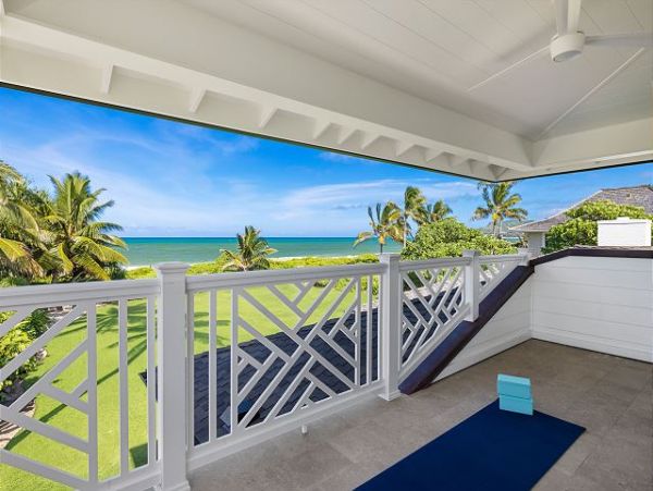 On Beach Kailua Vacation Pool Home Sleeps 14 Guests
