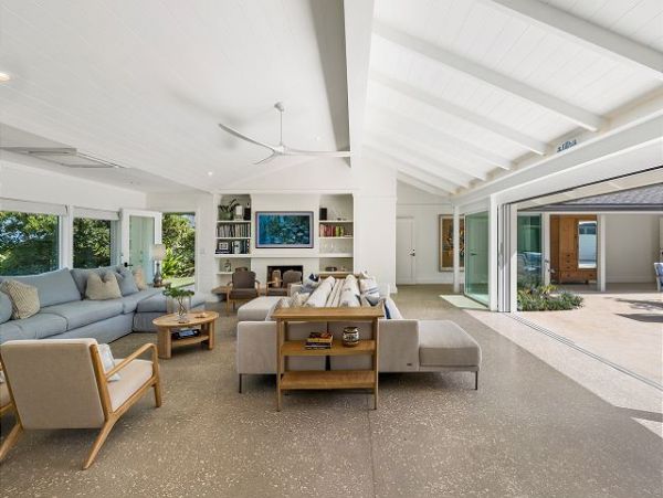 On Beach Kailua Vacation Pool Home Sleeps 14 Guests