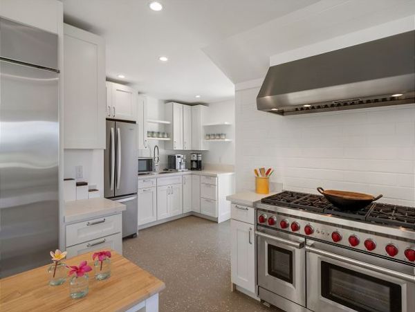 On Beach Kailua Vacation Pool Home Sleeps 14 Guests