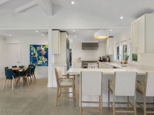 On Beach Kailua Vacation Pool Home Sleeps 14 Guests
