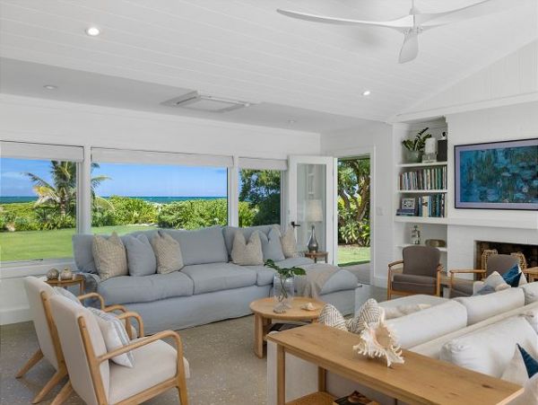 On Beach Kailua Vacation Pool Home Sleeps 14 Guests