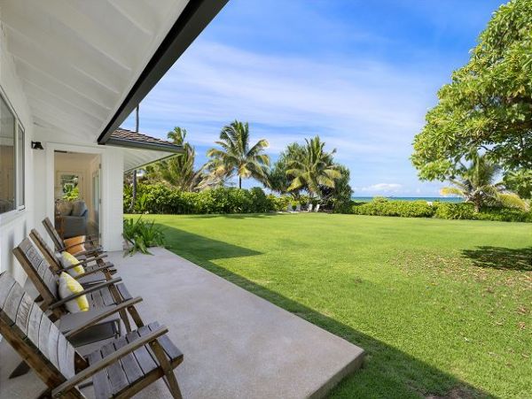 On Beach Kailua Vacation Pool Home Sleeps 14 Guests