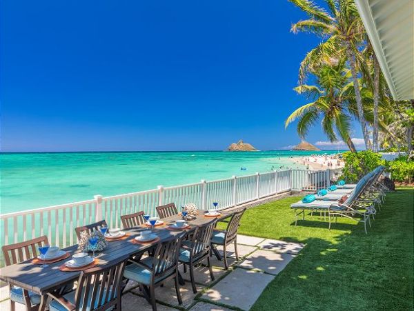 Luxury Beach Vacation Rental Home in Lanikai Sleeps 14
