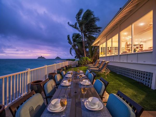 Luxury Beach Vacation Rental Home in Lanikai Sleeps 14