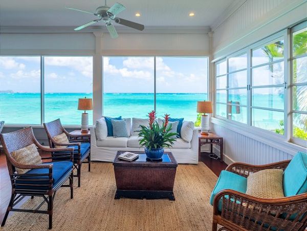 Luxury Beach Vacation Rental Home in Lanikai Sleeps 14