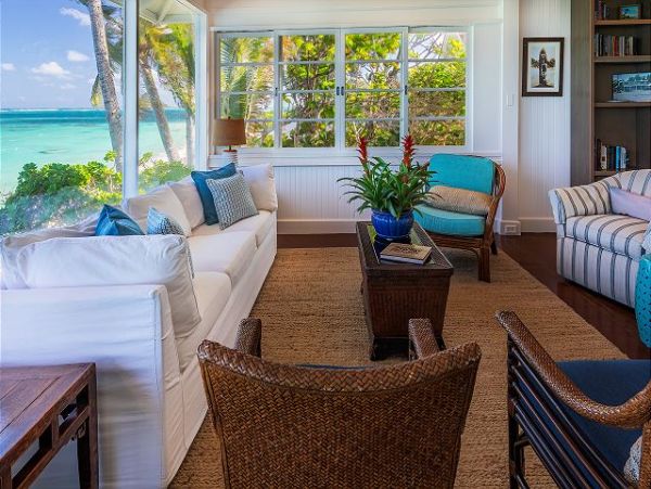 Luxury Beach Vacation Rental Home in Lanikai Sleeps 14
