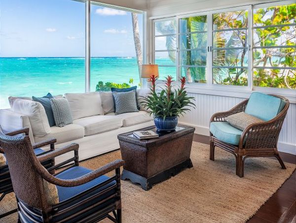 Luxury Beach Vacation Rental Home in Lanikai Sleeps 14