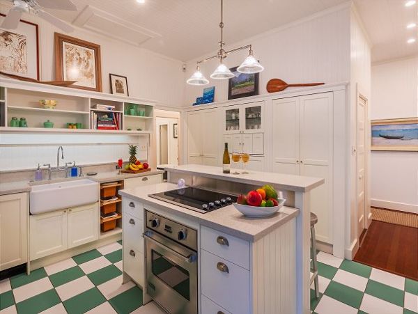 Luxury Beach Vacation Rental Home in Lanikai Sleeps 14