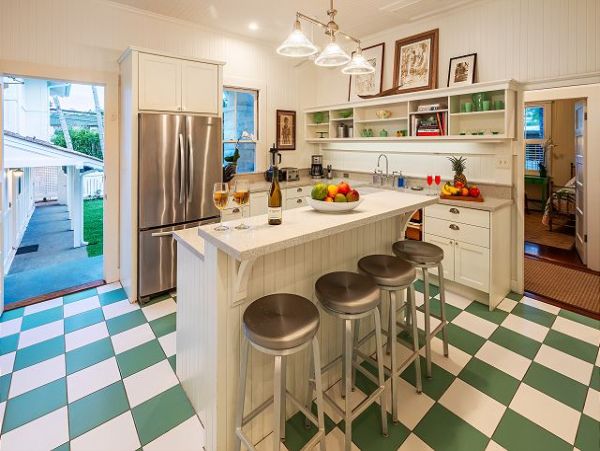 Luxury Beach Vacation Rental Home in Lanikai Sleeps 14