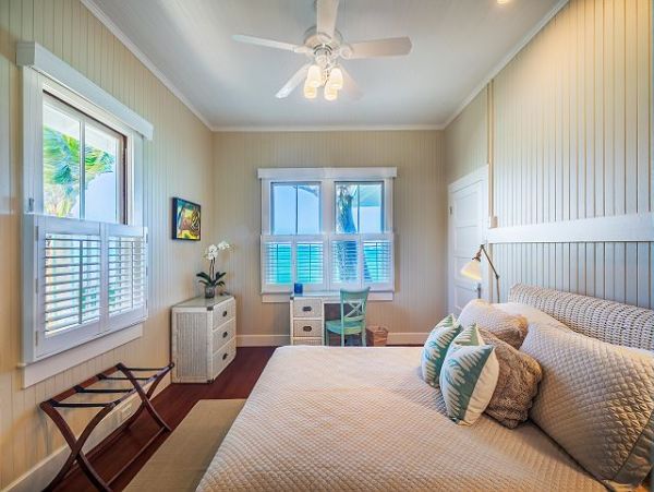 Luxury Beach Vacation Rental Home in Lanikai Sleeps 14