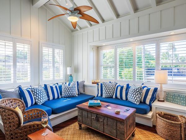 Luxury Beach Vacation Rental Home in Lanikai Sleeps 14