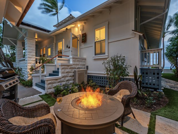 Luxury Beach Vacation Rental Home in Lanikai Sleeps 14