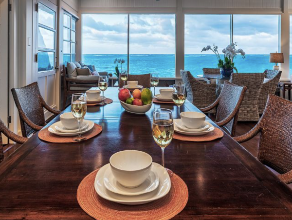 Luxury Beach Vacation Rental Home in Lanikai Sleeps 14