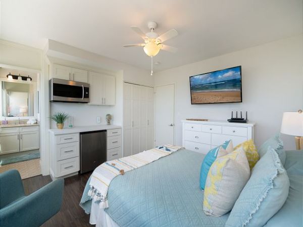 On Beach Honolulu vacation condo Three Bedroom