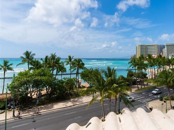 On Beach Honolulu vacation condo Three Bedroom