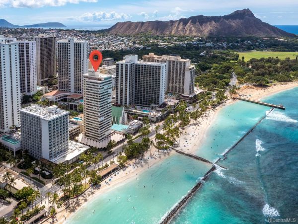 On Beach Honolulu vacation condo Three Bedroom