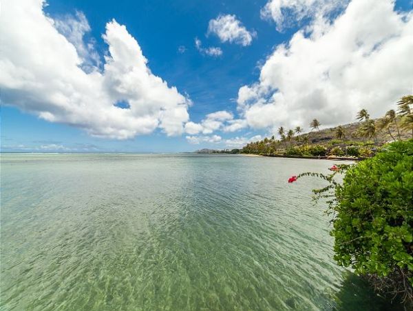 Oceanfront Honolulu Vacation Home Four Bedroom