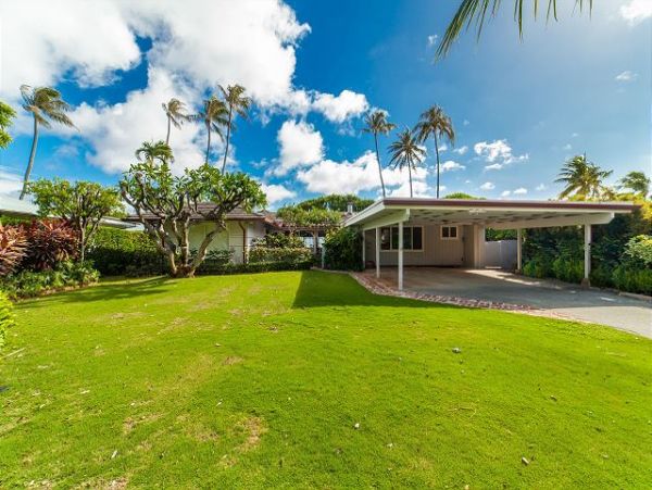 Oceanfront Honolulu Vacation Home Four Bedroom