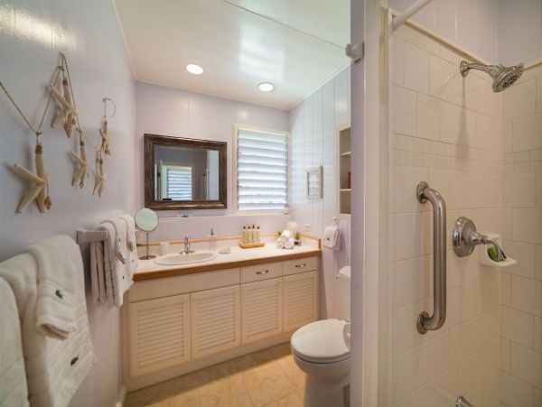 Oceanfront Honolulu Vacation Home Four Bedroom