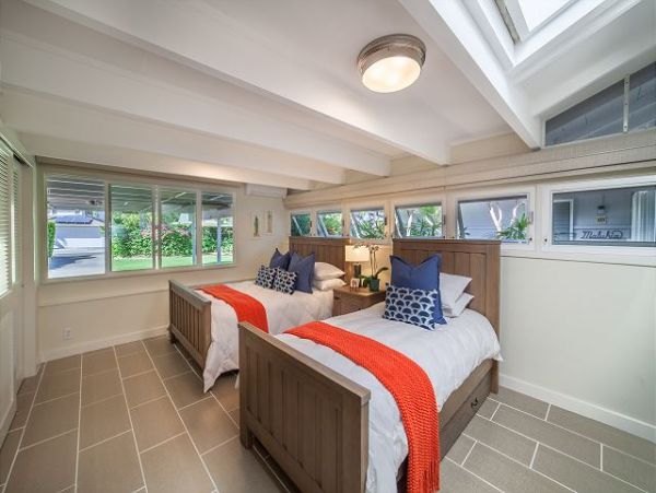 Oceanfront Honolulu Vacation Home Four Bedroom